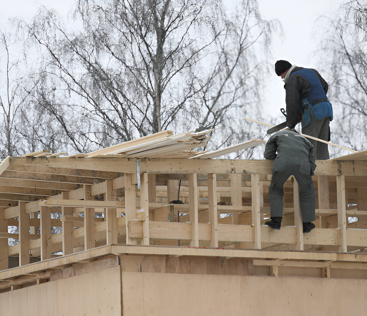 Revolutionize Your Winter Roofing: Must-Have Gear for Safety and Productivity on High Roofs