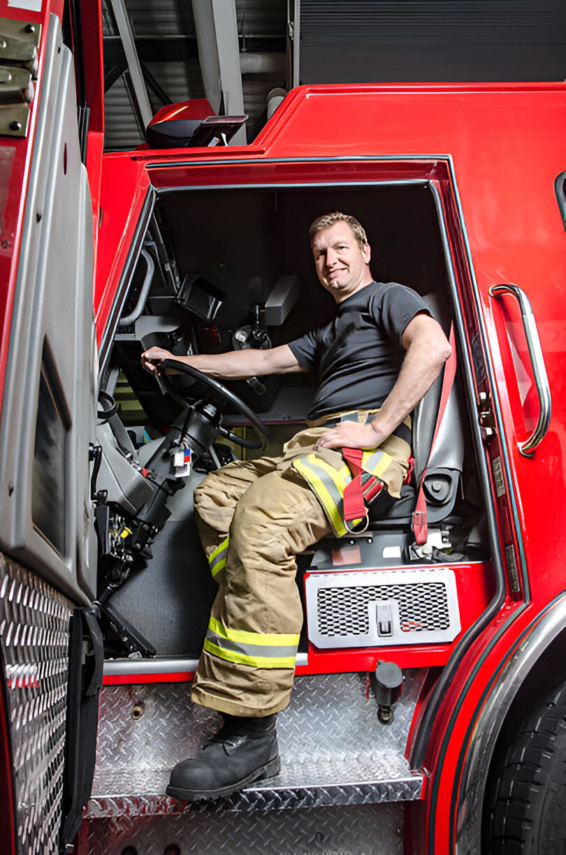 Why Flame Retardant Pants Are a Must-Have for High-Risk Jobs