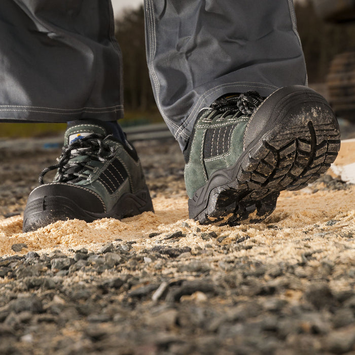 Workplace Footwear: The Ultimate Guide to Choosing the Best Safety Boot