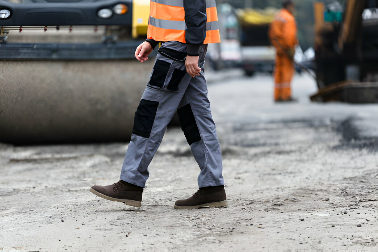 Stay Dry and Visible Anywhere with Hi-Vis 300-Deniers Rain Pants – Ultimate Safety Gear