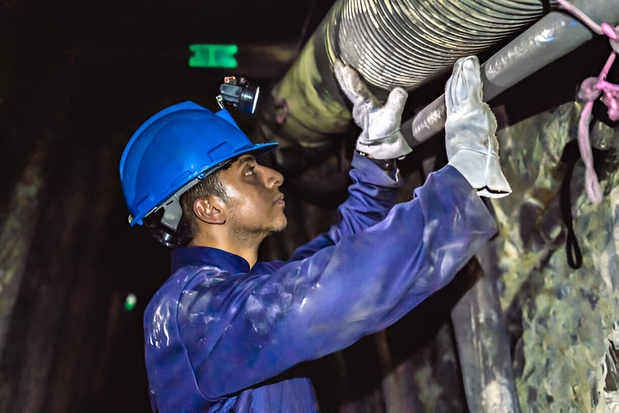 Stay Warm and Protected in Any Weather with the Insulated Coverall - S816