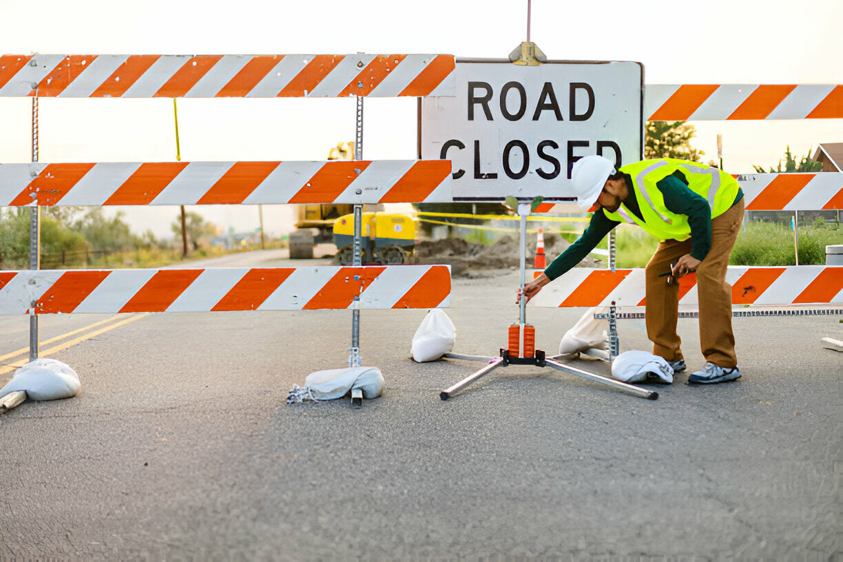 Why the PW375 - PW3 Hi-Vis Class 1 Softshell Jacket Is a Must-Have for Work Safety