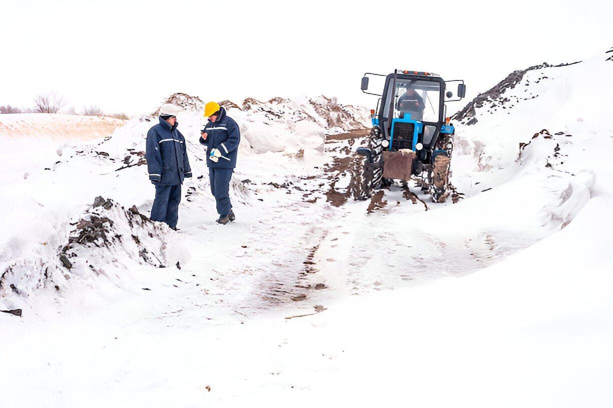 Discover the Secret to Staying Warm: Top Cold Weather Gear for Outdoor Work - Mann Supply