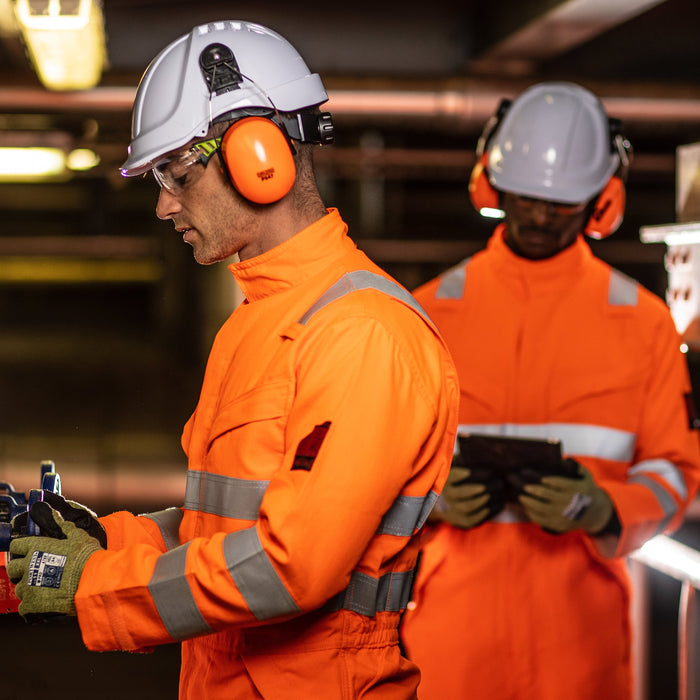 PPE FOR WINTER – WORKWEAR DURING COLD CONDITIONS - Mann Supply