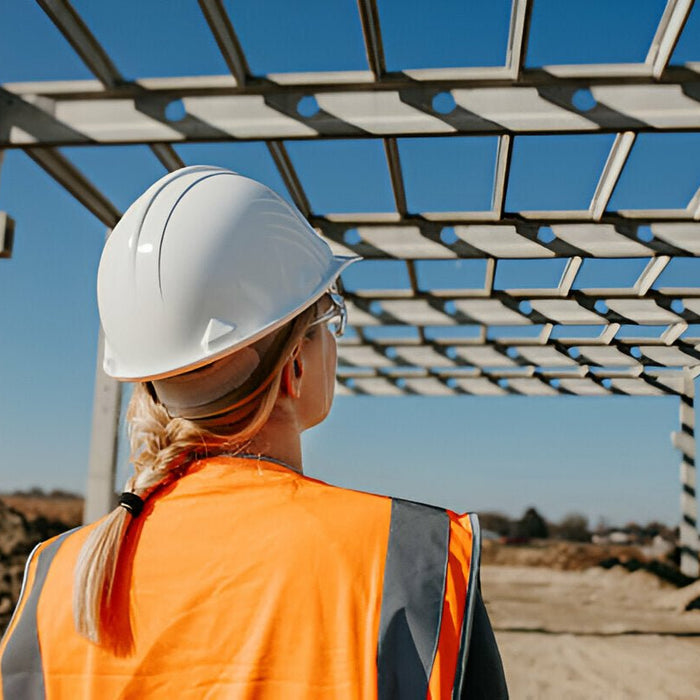 Stay Safe and Seen: Discover the Durability of the US387 Hi-Vis Public Safety Vest - Mann Supply