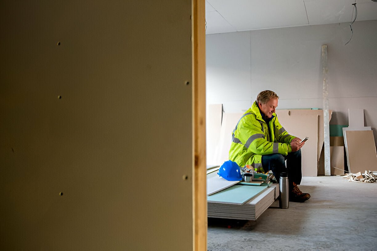 Stay Warm and Dry Anywhere with the KX360 - KX3 Parka Jacket's Waterproof Innovation - Mann Supply