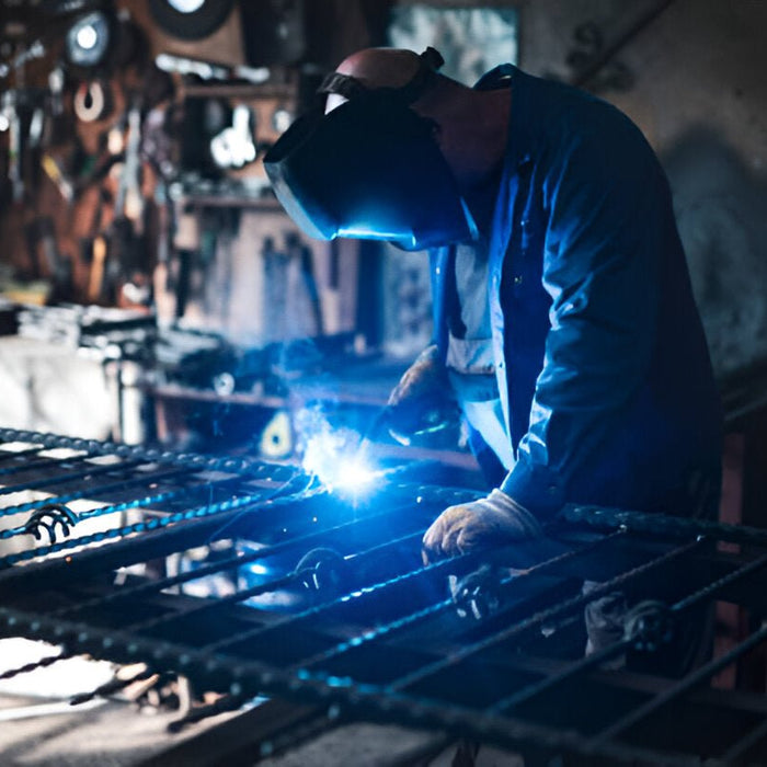 The Ultimate Guide to Choosing the Right Flame Resistant Gear for Your Job - Mann Supply