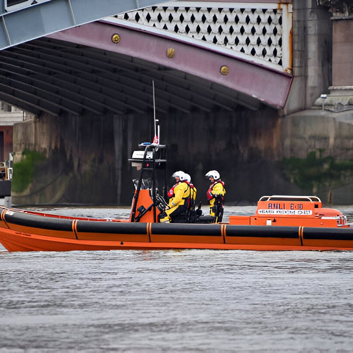 Why Hi-Vis PPE for Marine Workers Is a Lifesaver on the Water - Mann Supply