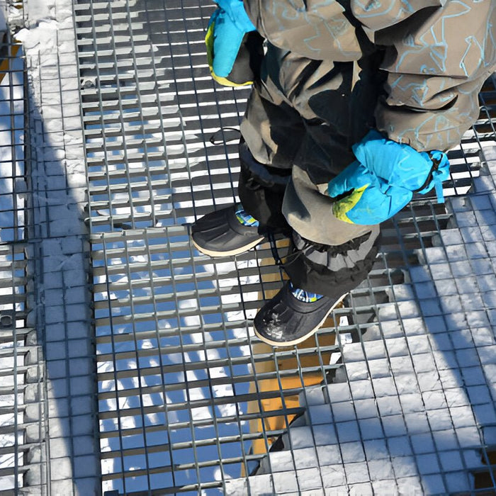 Why Hi-Vis Winter Jackets Are Your Ultimate Cold Weather Safety Essential - Mann Supply