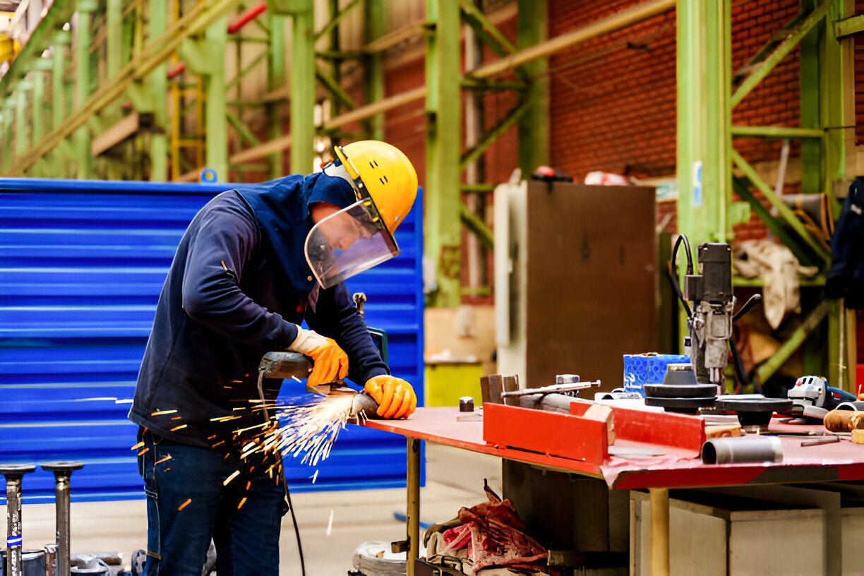 Why the Razor Lite Glove - A630 is Great for Safety and Performance - Mann Supply