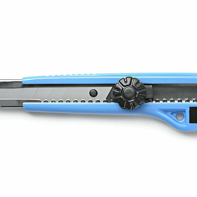 Why the Retractable Safety Cutter KN40 Blue Is a Must-Have for Workplace Safety - Mann Supply