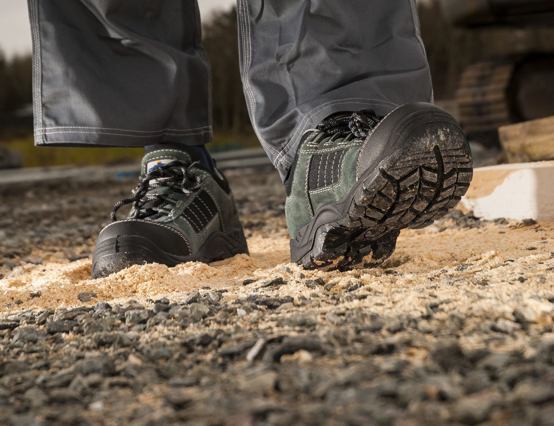 Workplace Footwear: The Ultimate Guide to Choosing the Best Safety Boot - Mann Supply