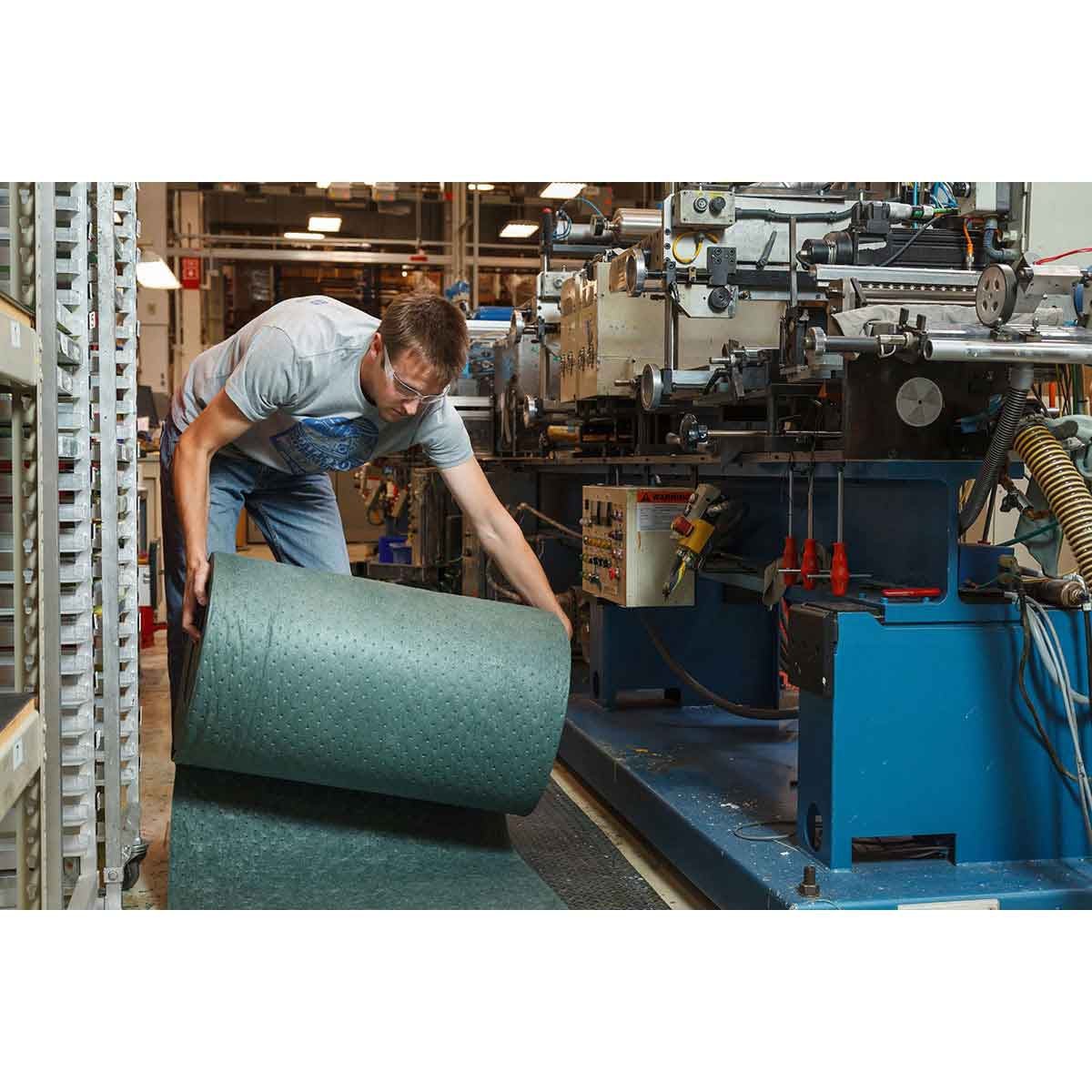 Universal Absorbent Pads and Rolls - Mann Supply